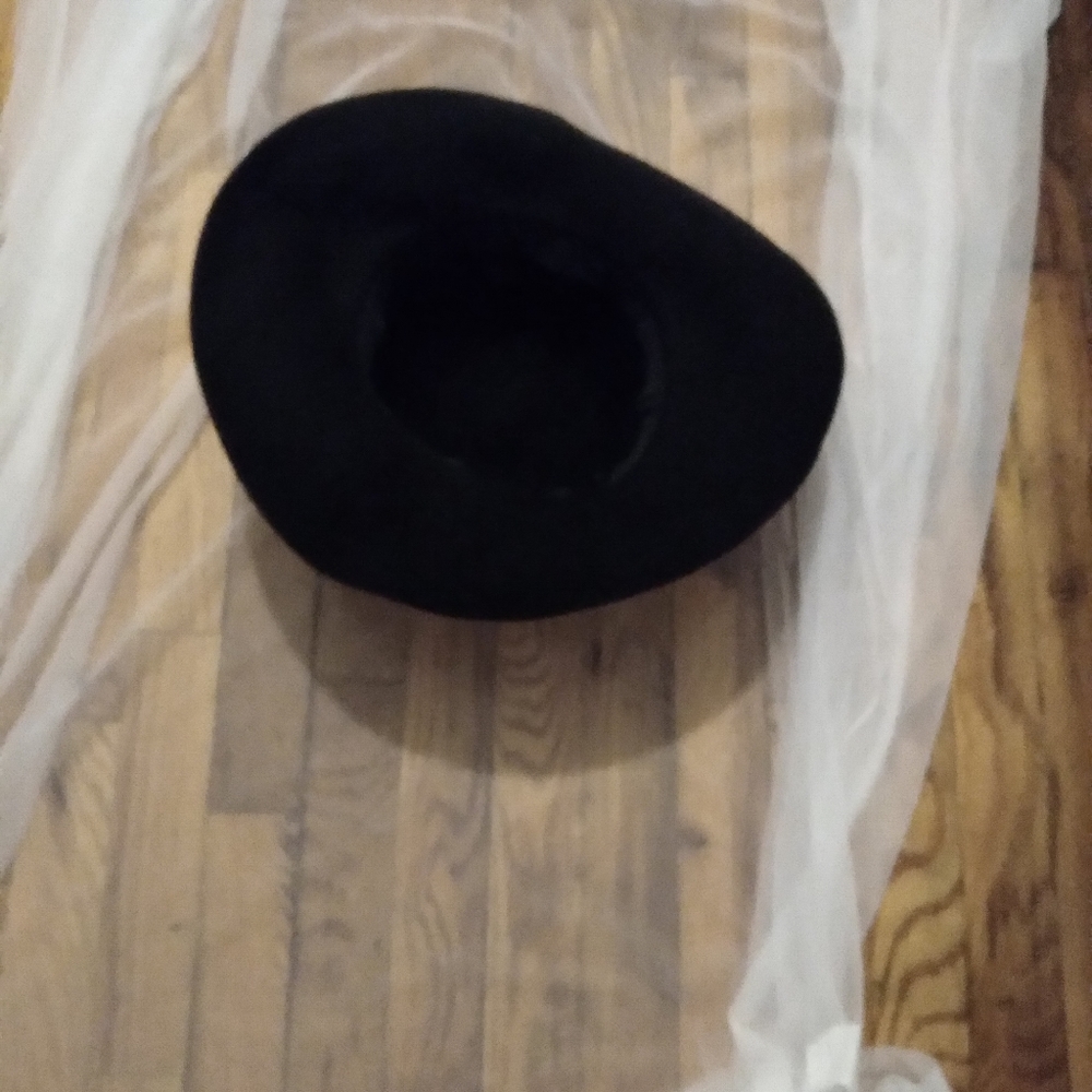 hat - Picture 3 of 6